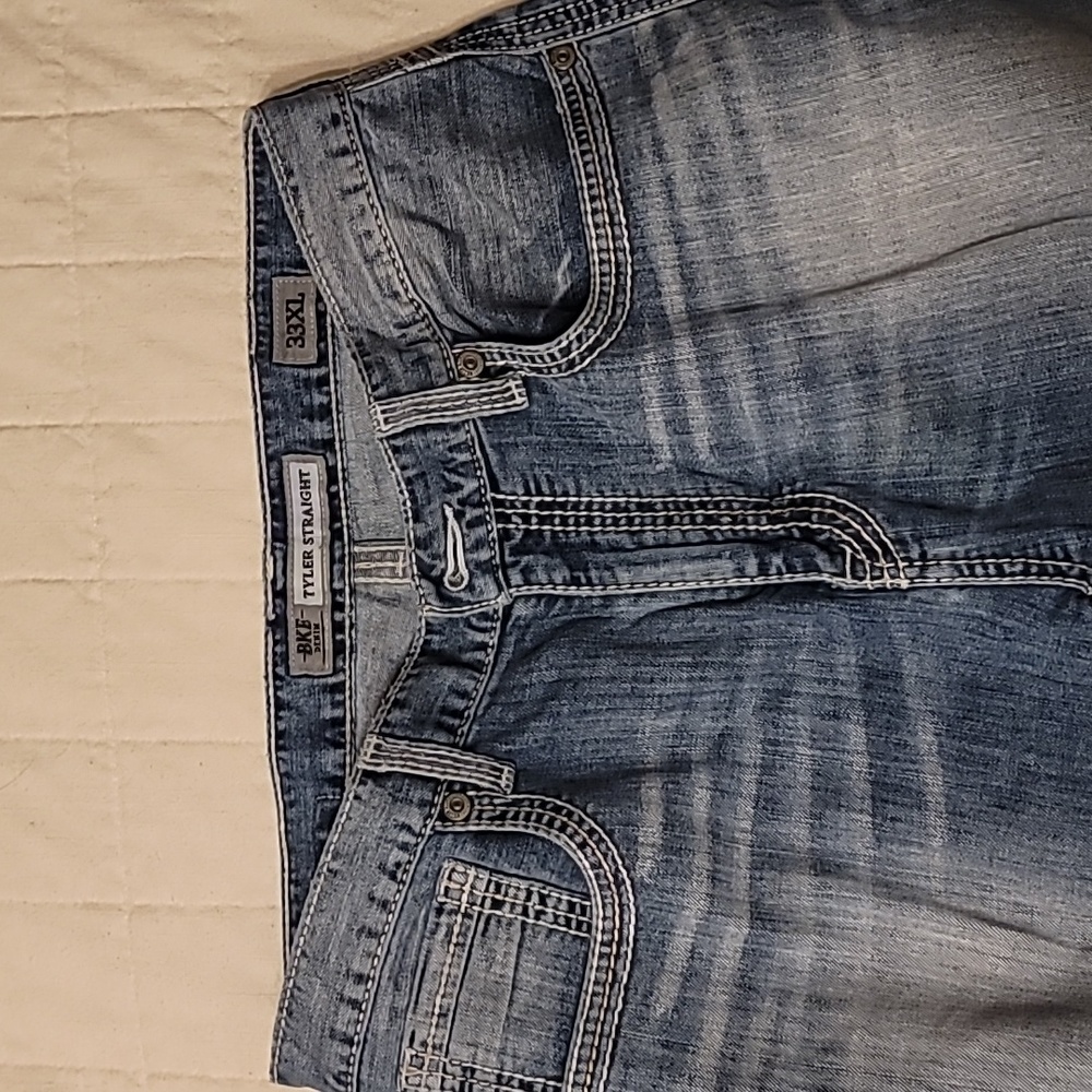 Buckle Jeans, Tyler Straight